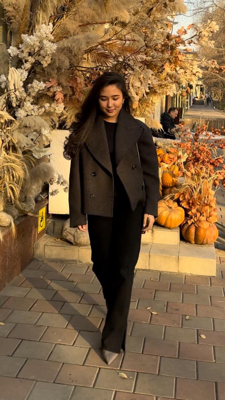 Черные джинсы bershka