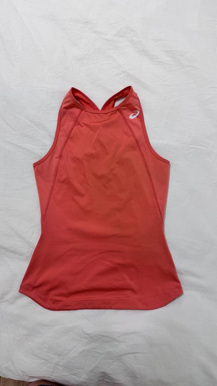 Спортивная Asics