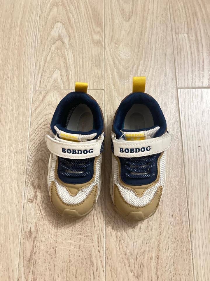 Детские кроссовки