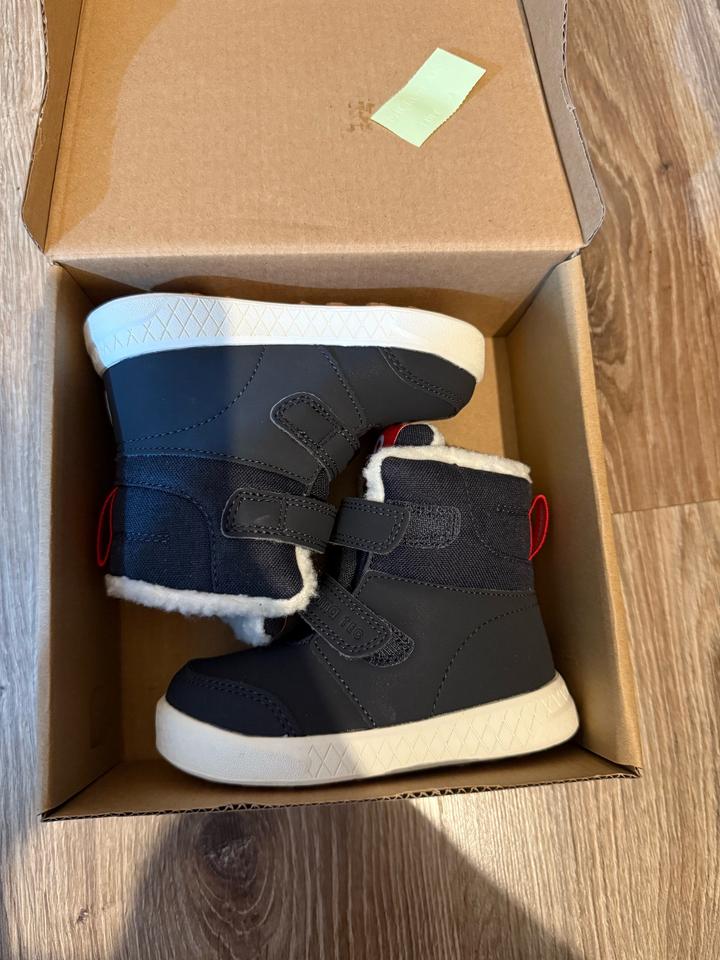 зимние сапоги Reima