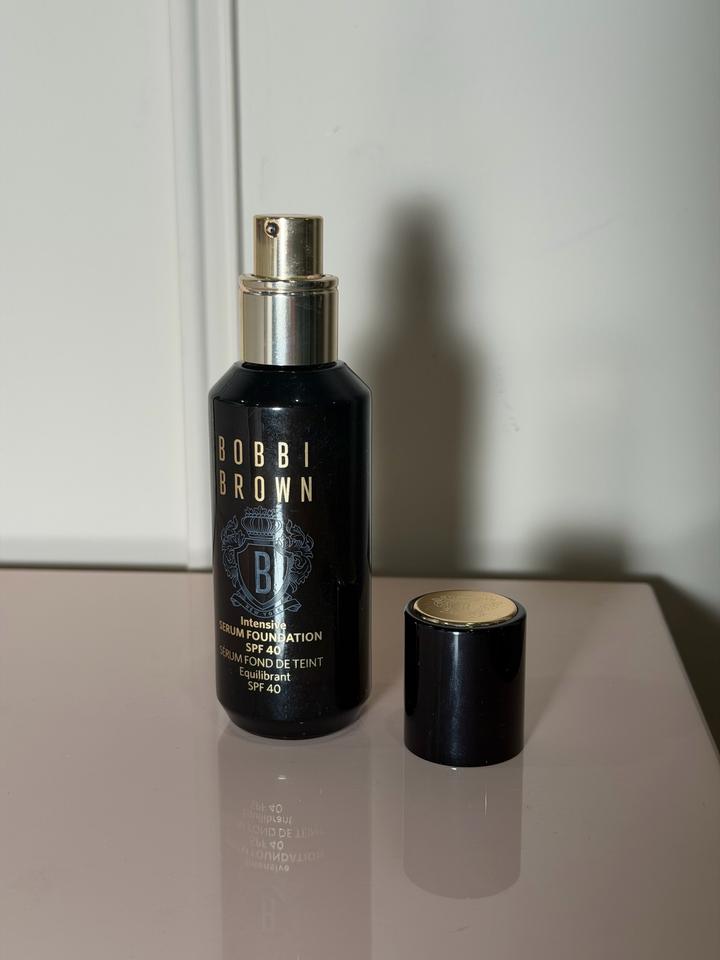 Bobbi brown, тональный крем- сыворотка для лица