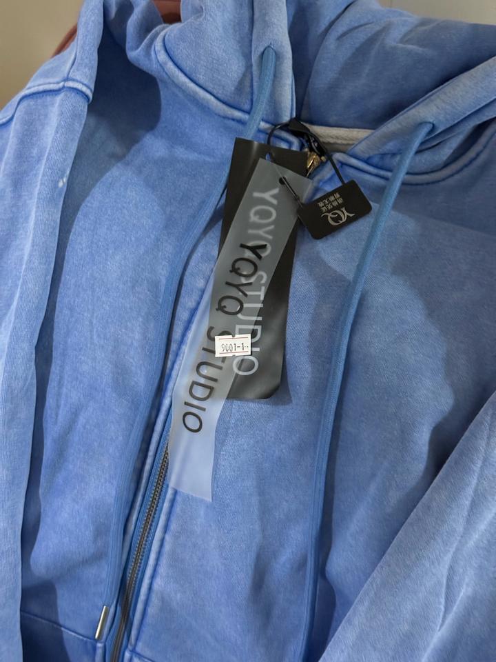 Толстовка на замке