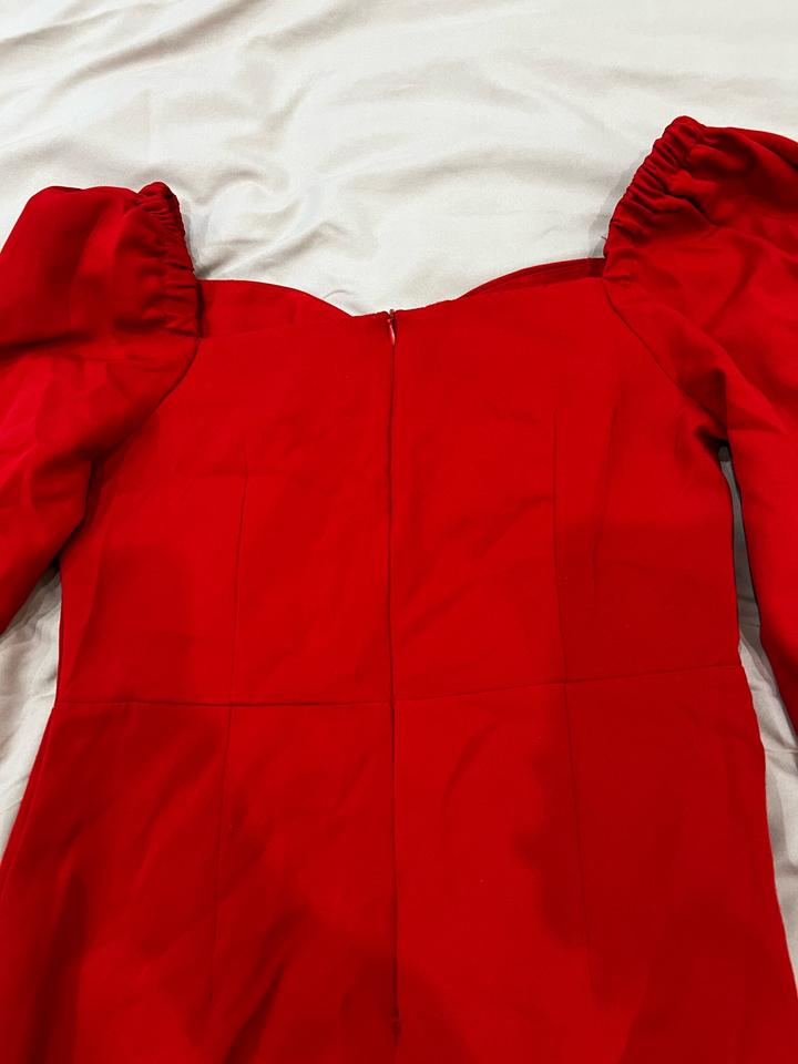 Шикарное красное платье