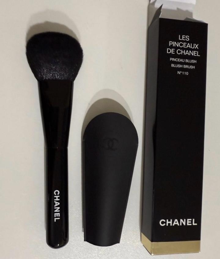 Кисть Chanel