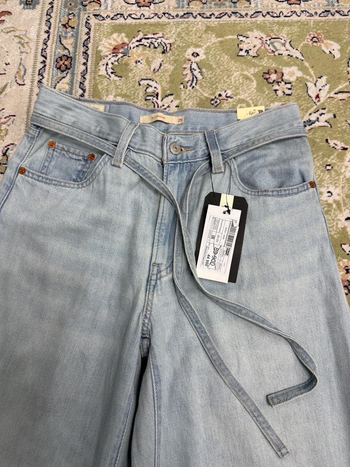 Levis