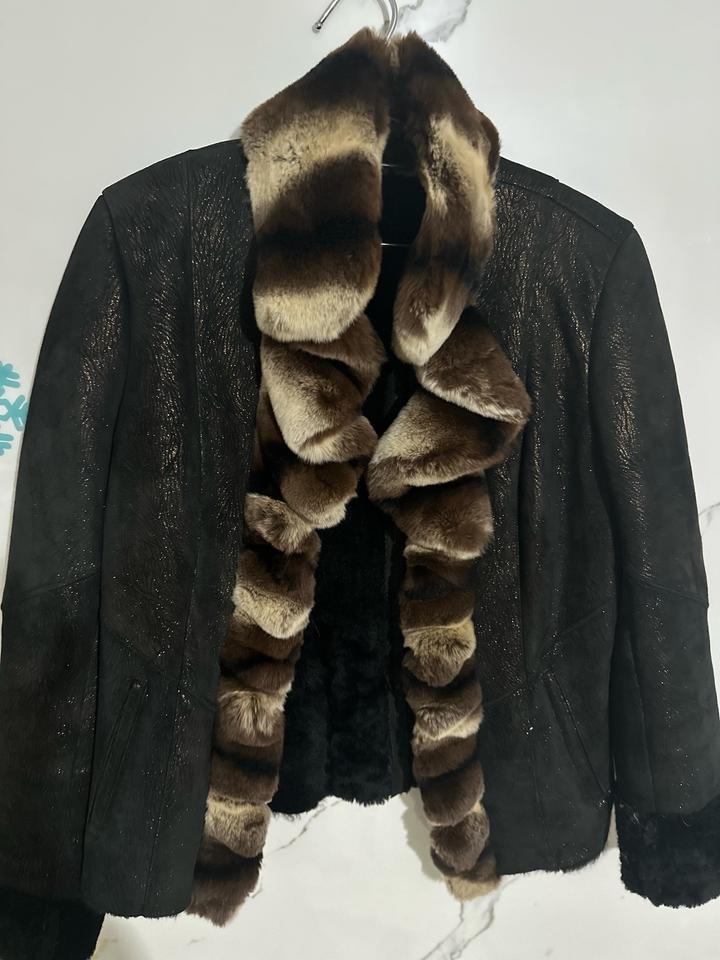 Продаются кофты,жакеты,детское платье,кофты трикотажные