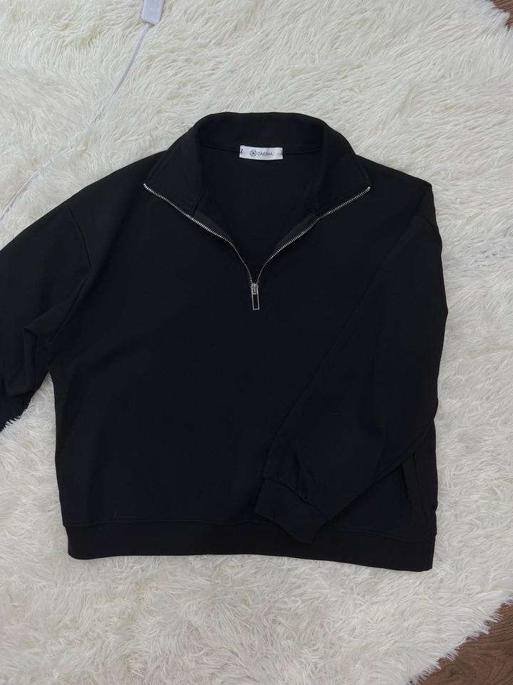 Кофта черная на замке