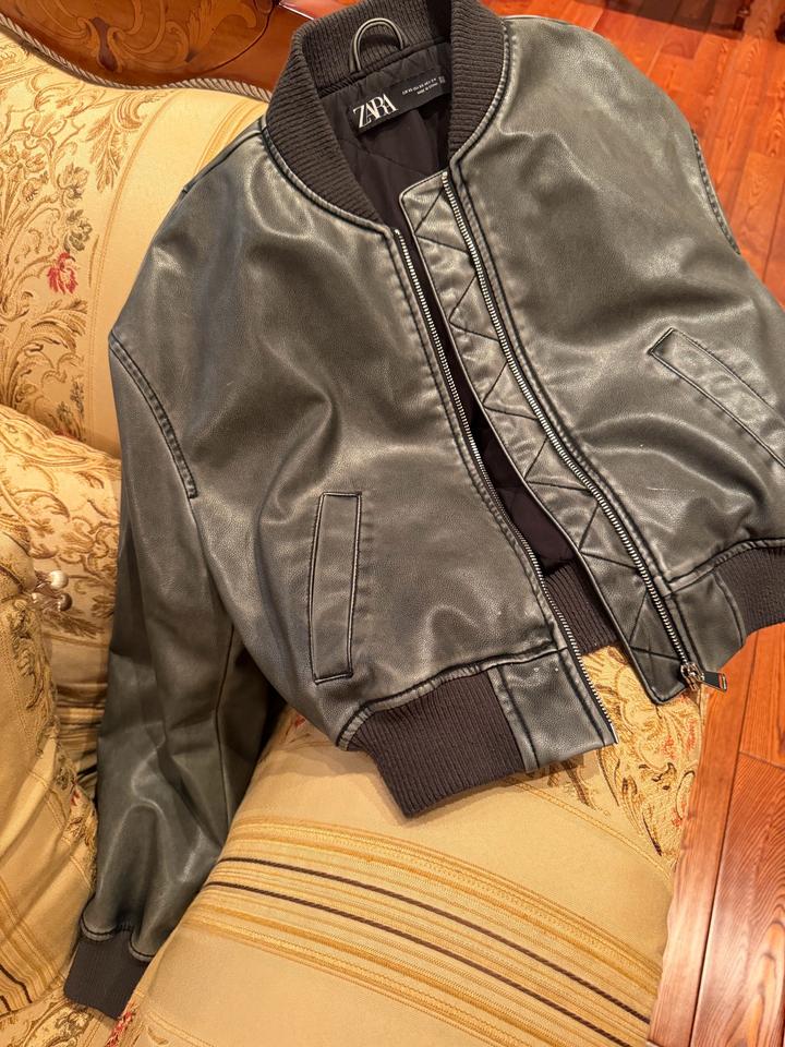 Кожанная куртка бомбер Zara