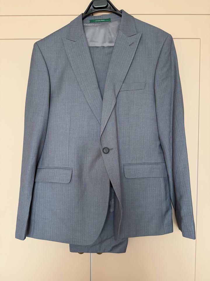 Костюм мужской тройка