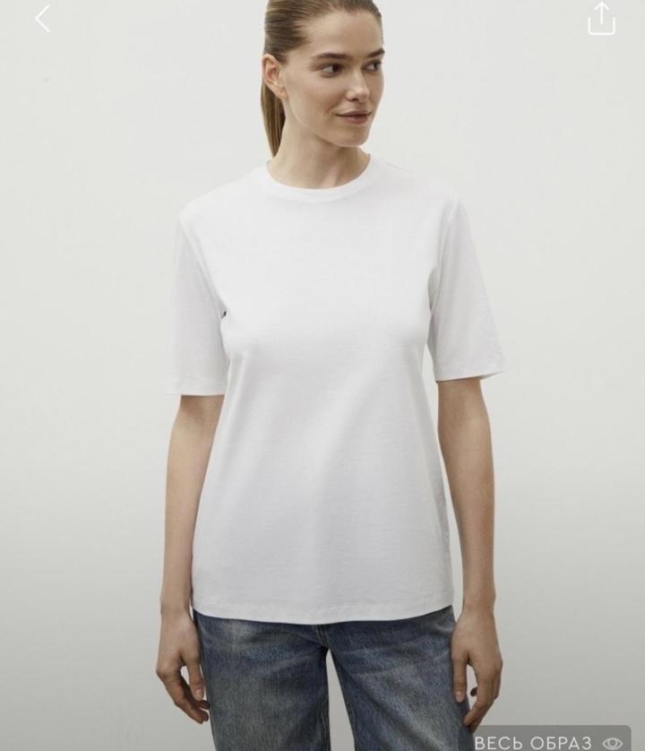 Белая футболка