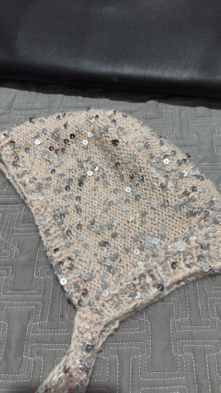 Чепчик с пайетками