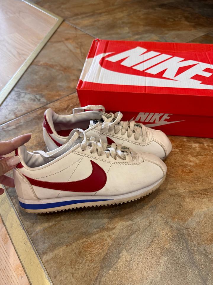 Кроссовки Nike