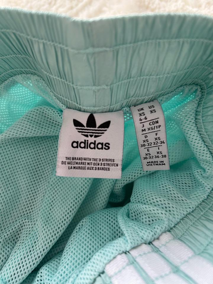 спортивные штаны adidas