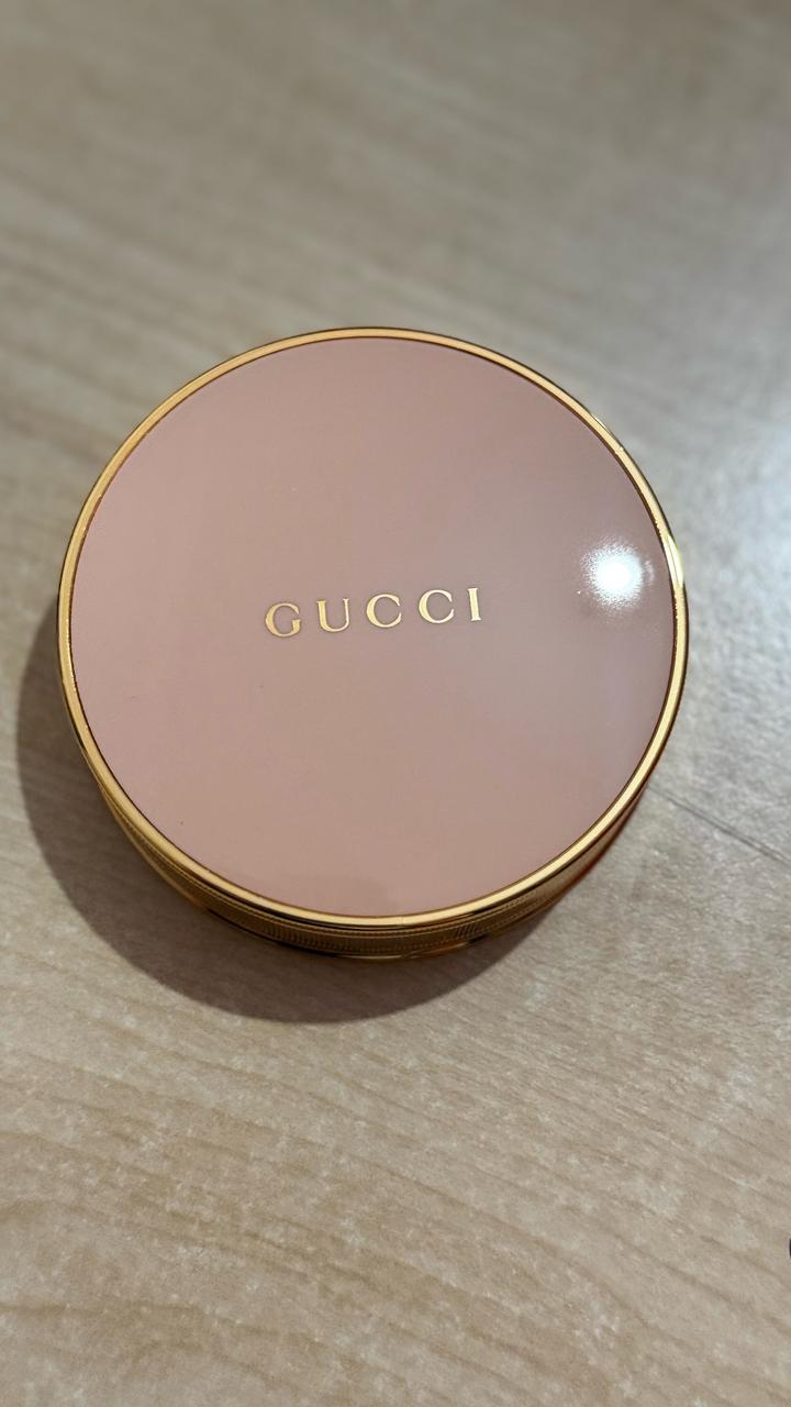 Gucci пудра