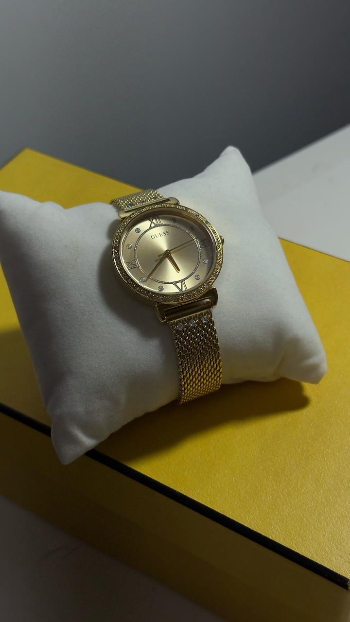 Часы Guess