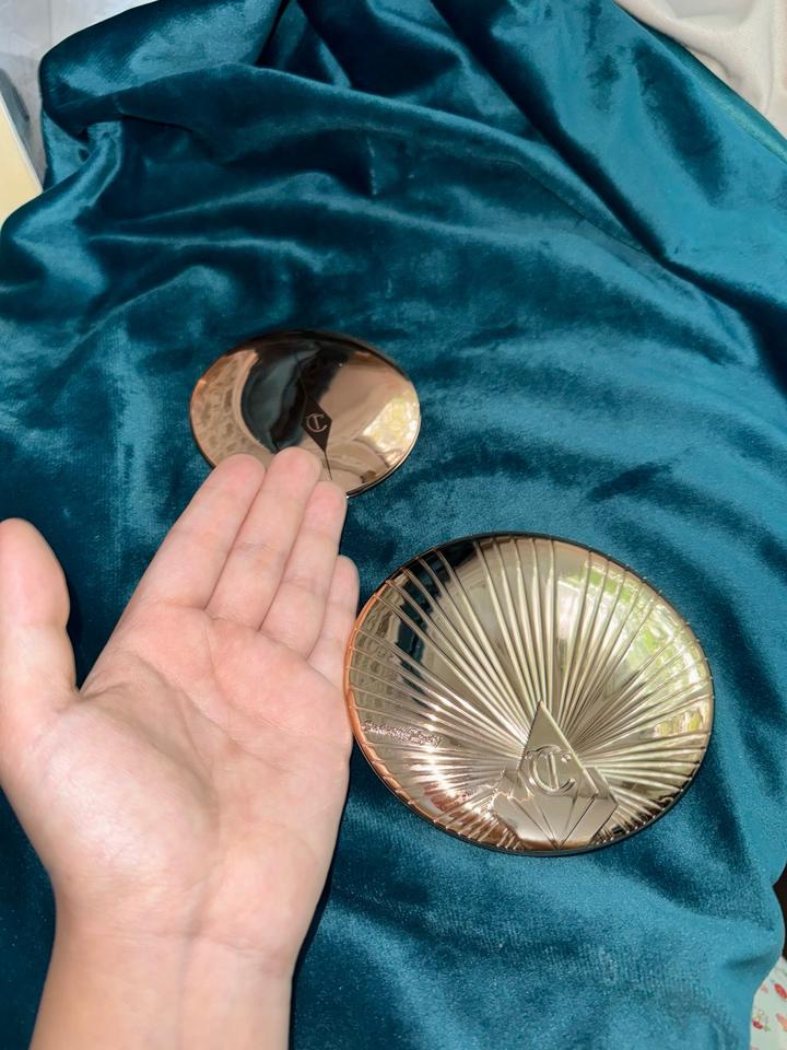 Оригинал Бронзер от Charlotte Tilbury не использованый