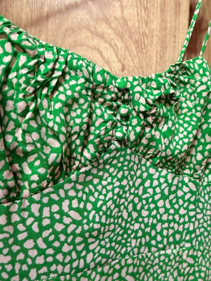 Зелёное летнее платье Zara