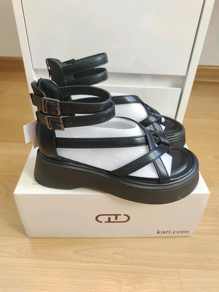 Новые сандалии 37