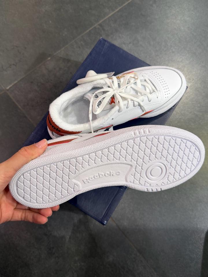 Женские кроссовки Reebok