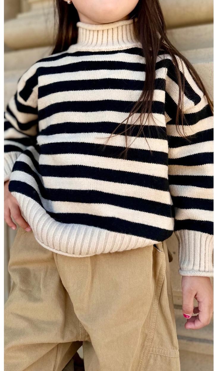 Свитер для девочек новый