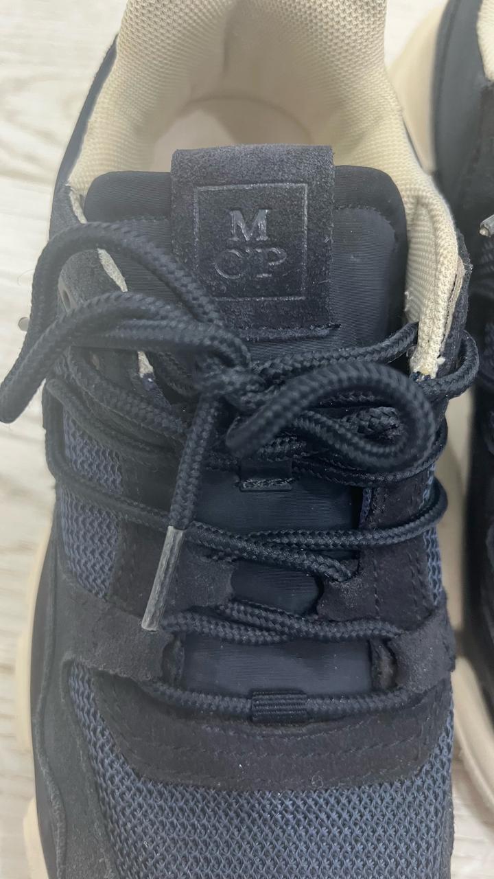 Продаются кроссовки