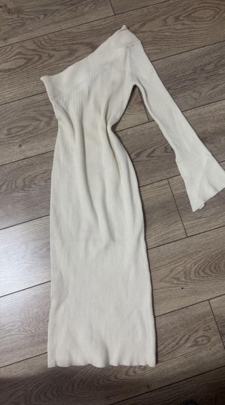 трикотажное платье на одно плечо ZARA