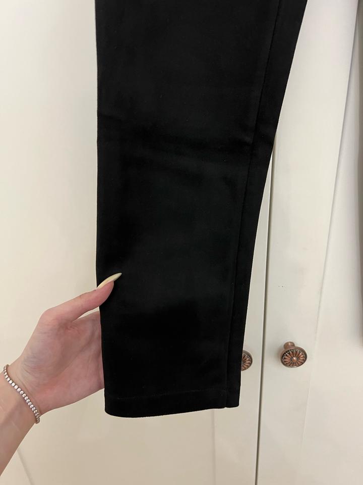 Черные брюки из эко замша