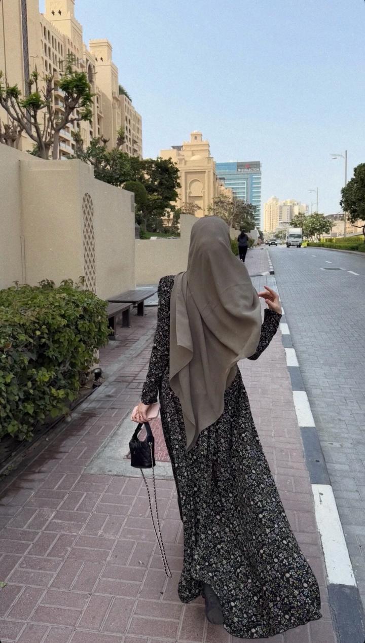 Платье Alhubu
