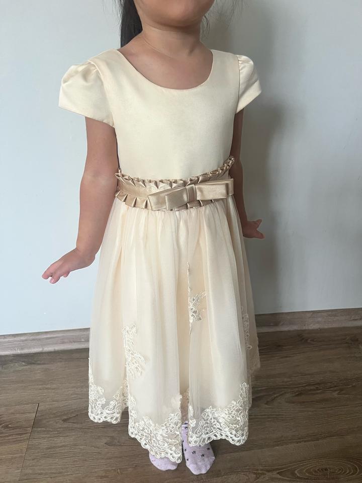 Красивое платье на девочку