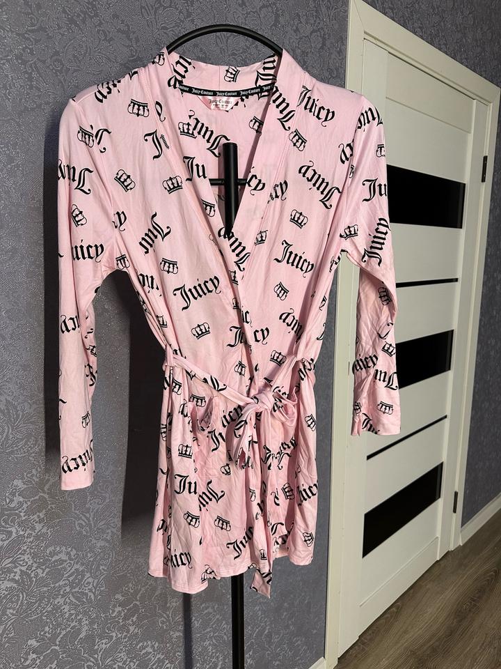 Двойки, тройки, халаты от бренда Juicy Couture