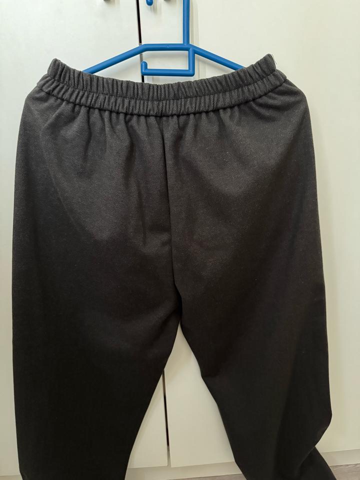 Серые брюки