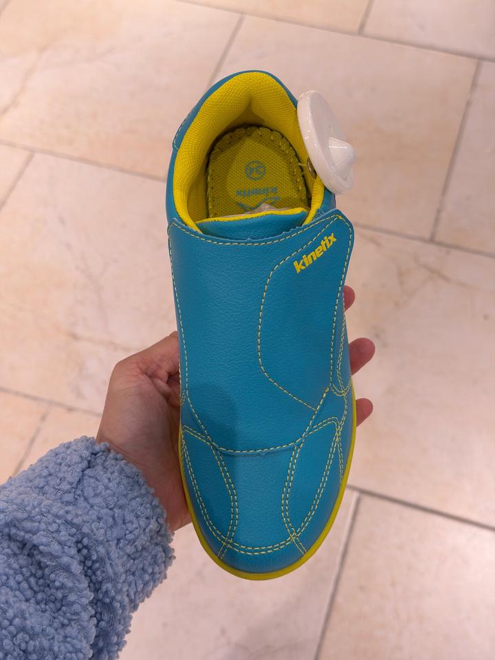 Кроссовки детские