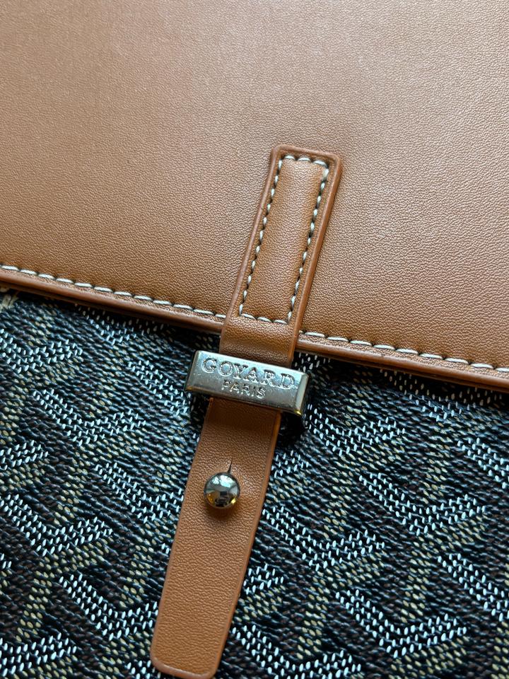 Goyard Messenger