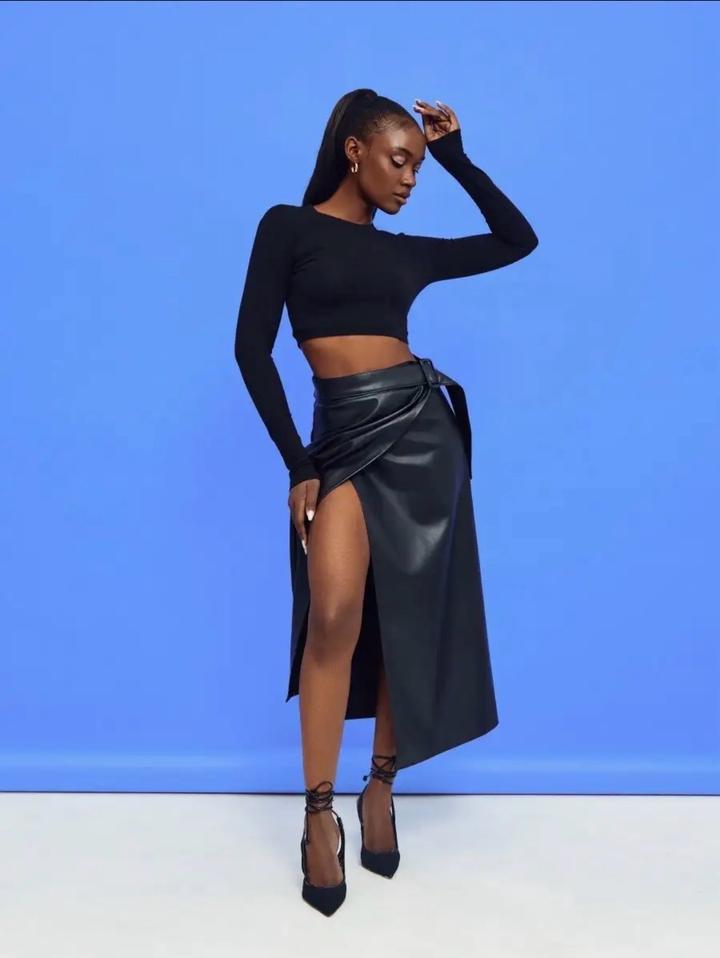 Кожаная юбка миди с разрезом