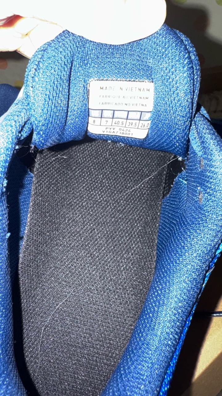 Волейбольные кроссовки Mizuno