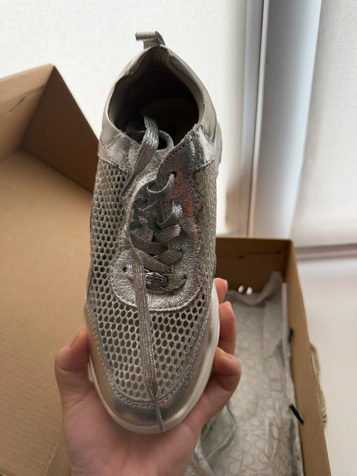 Кроссовки Respect