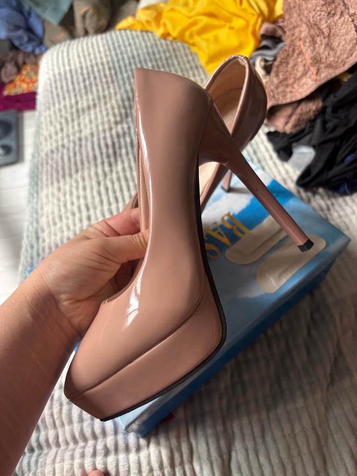 Продаю бежевые лалабутены (туфли/лодочки) 👠