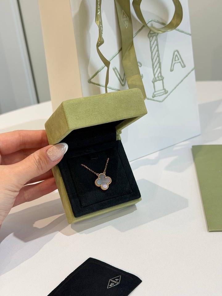 Van Cleef & Arpels подвеска