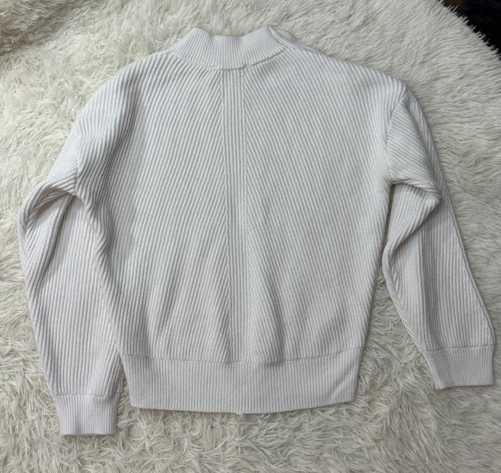 Свитер белый Zara