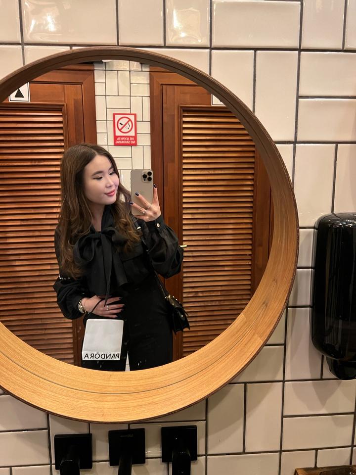 Блузка черная