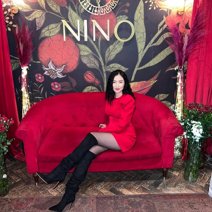 Красное платье