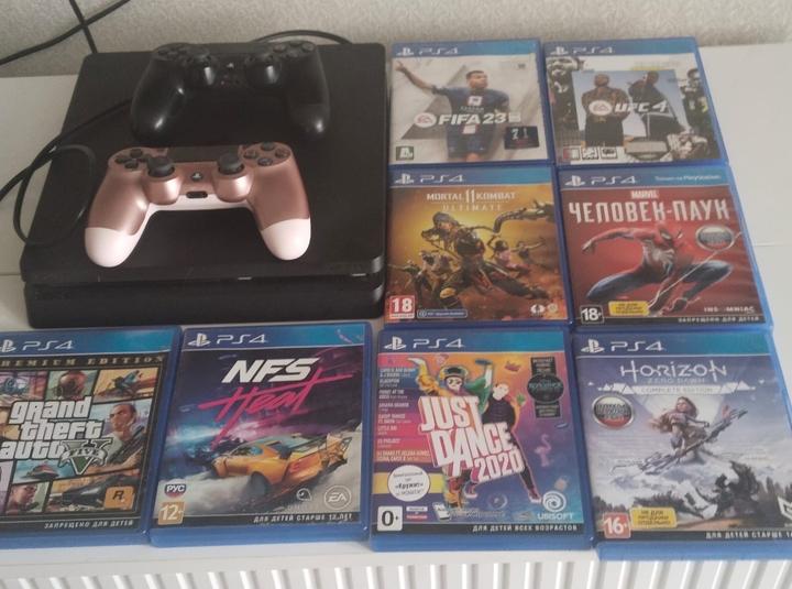 🎮 Продам комплект PlayStation 4 Slim + 2 джойстика + 8 игр 🎮