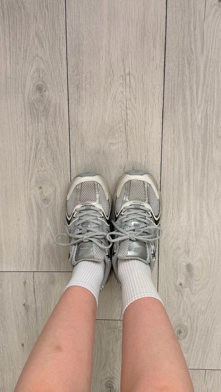 Продаю кроссовки new balance 530 после химчистки