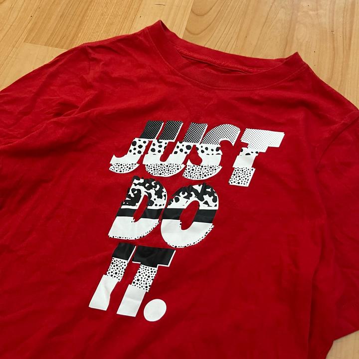 футболка Nike