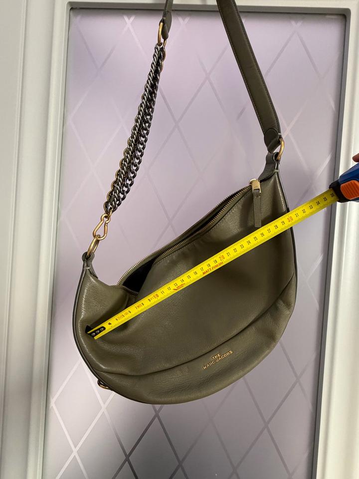 Сумка-багет женская Marc Jacobs.