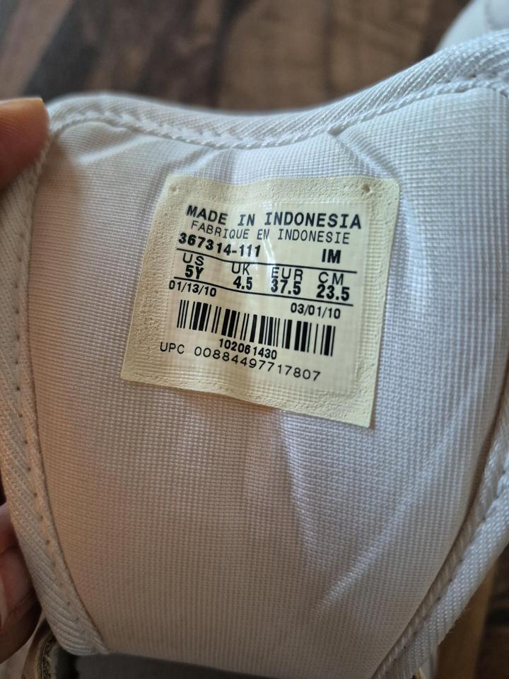 Кроссовки Nike оригинал размер 37