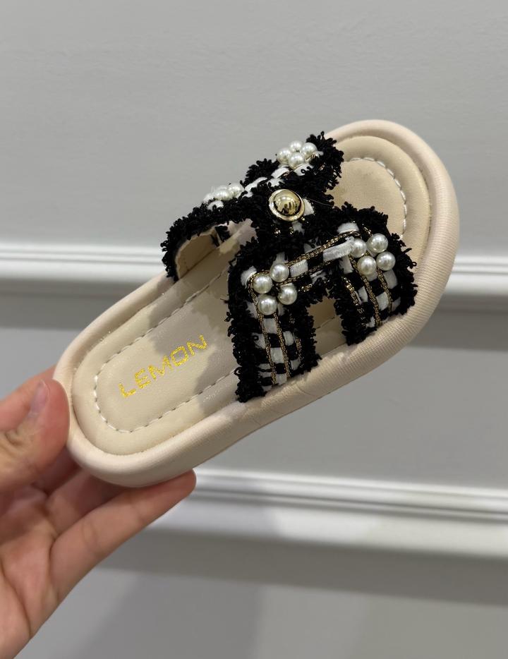 Детские сандалии