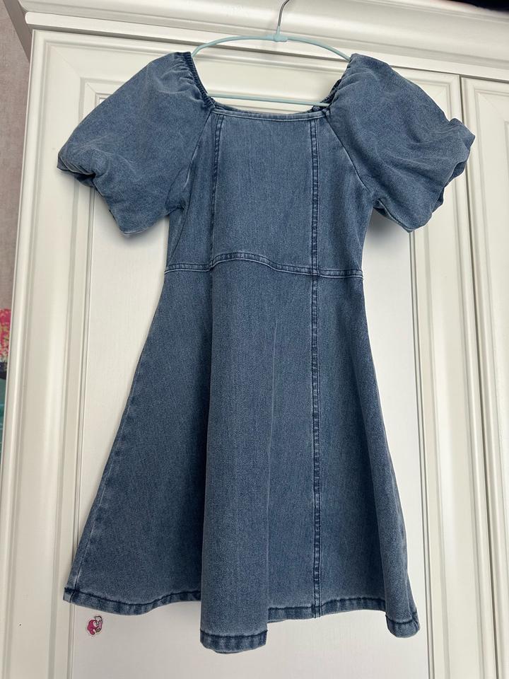 Джинсовое платье H&M на девочку 5-6 лет