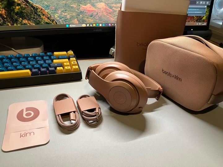 Beats Studio pro x Kim Kardashian
