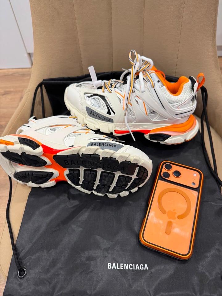 Стильные кроссовки Balenciaga